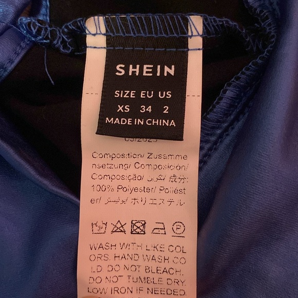 Metallic-like Crop Top - Picture 4 of 4